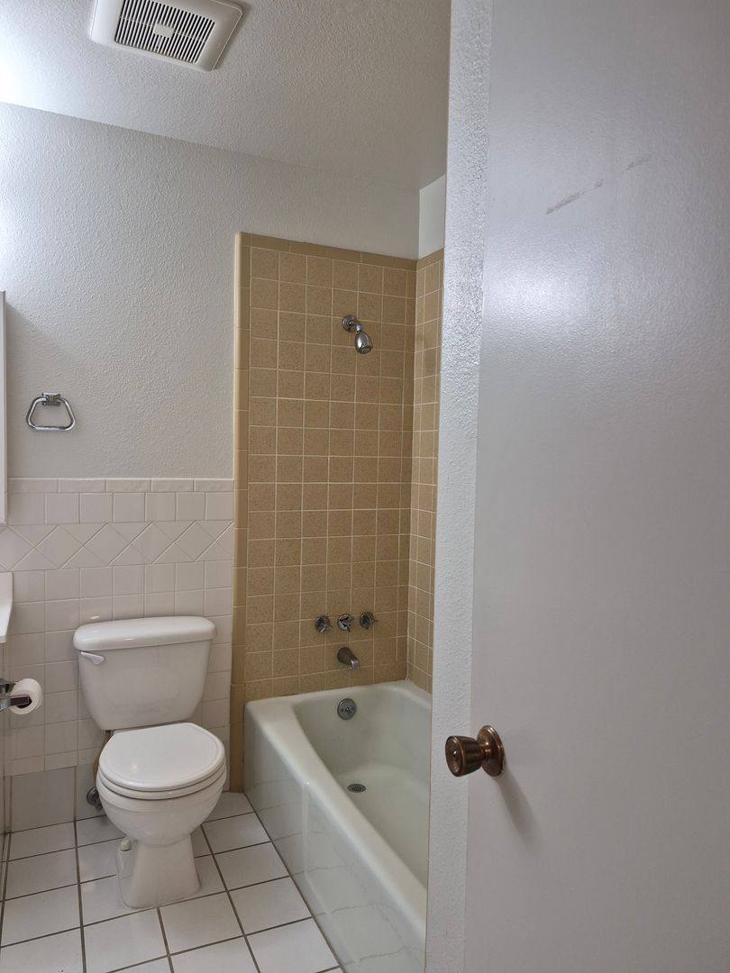 Apartment for rent at 925 Country Club Dr SE #C, Rio Rancho, NM 87124