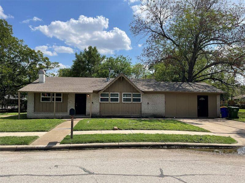 House for rent at 5748 Bowling Dr, Fort Worth, TX 76148