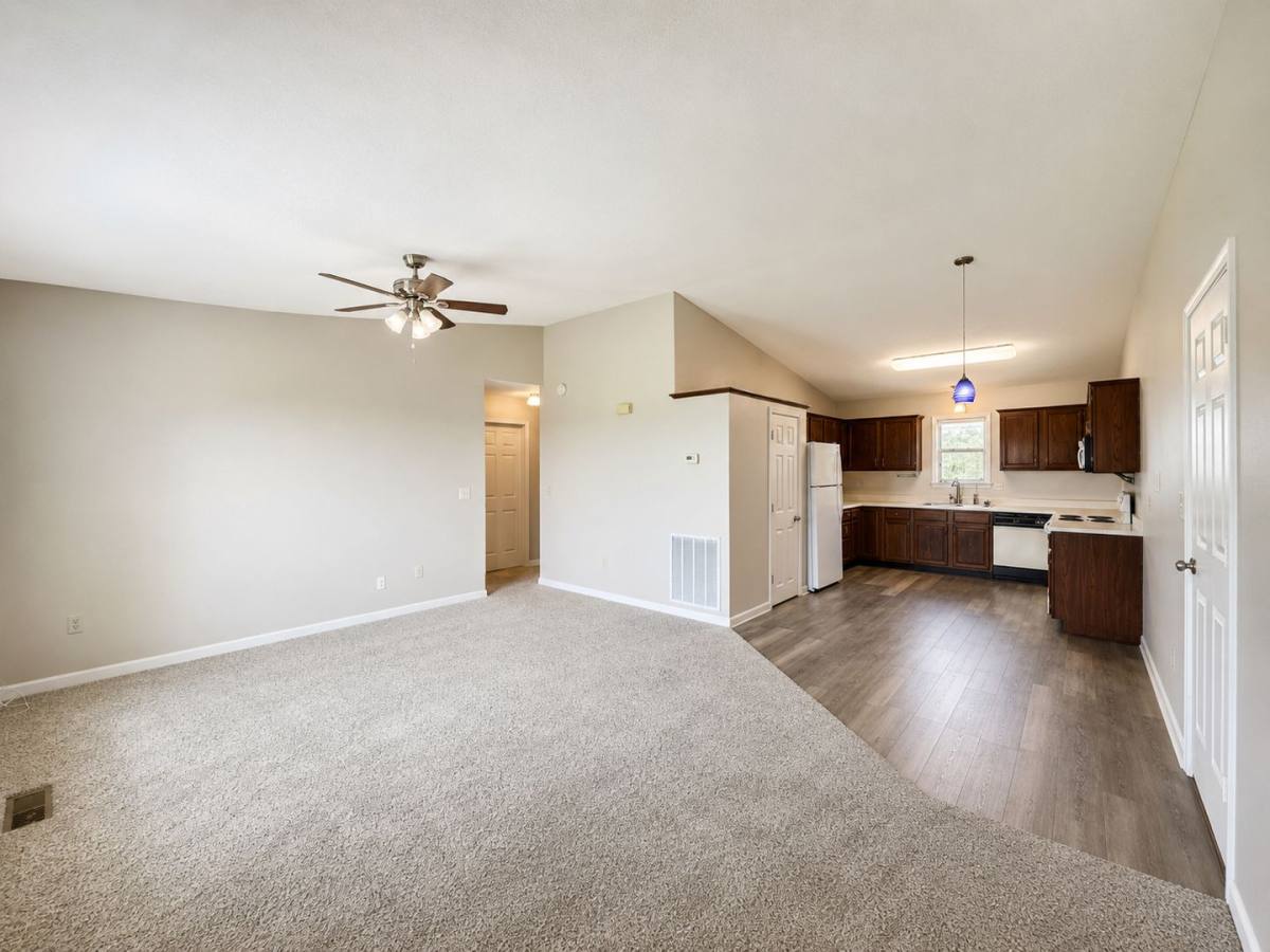 Apartment for rent at 11 Fox Run Lane, Batesville, AR 72501