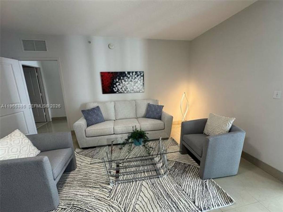 Apartment for rent at 170 SE 14th St, Miami, FL 33131
