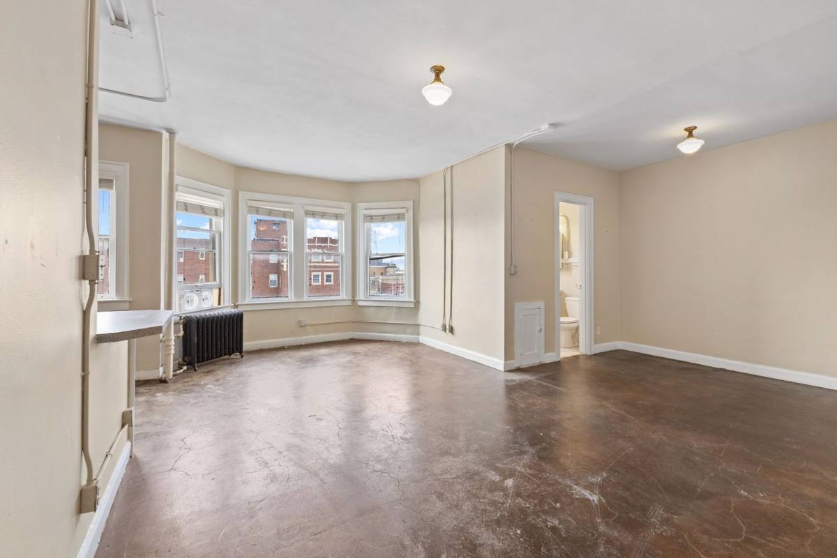 Apartment for rent at 111 E 16th St, Indianapolis, IN 46202