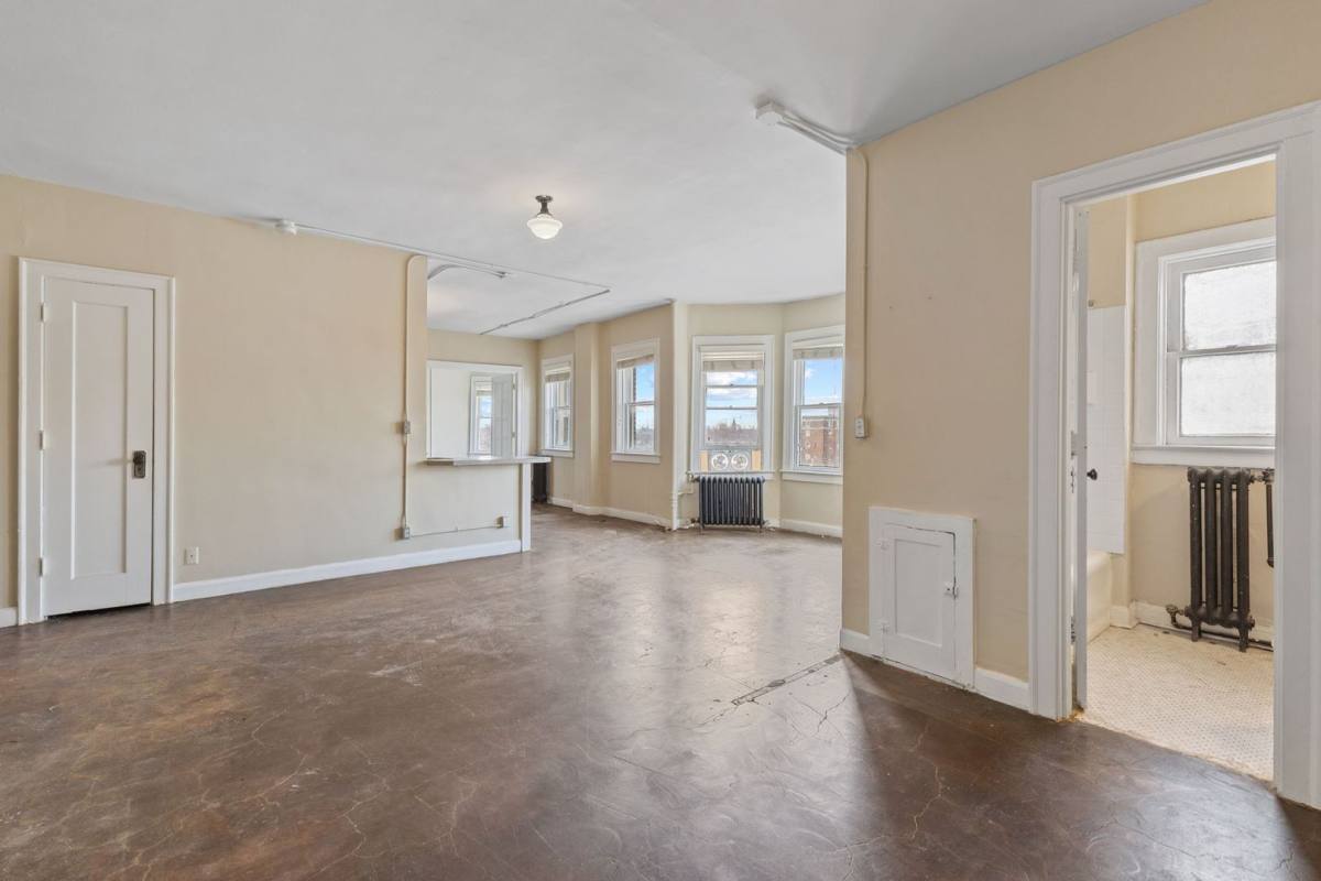 Apartment for rent at 111 E 16th St, Indianapolis, IN 46202