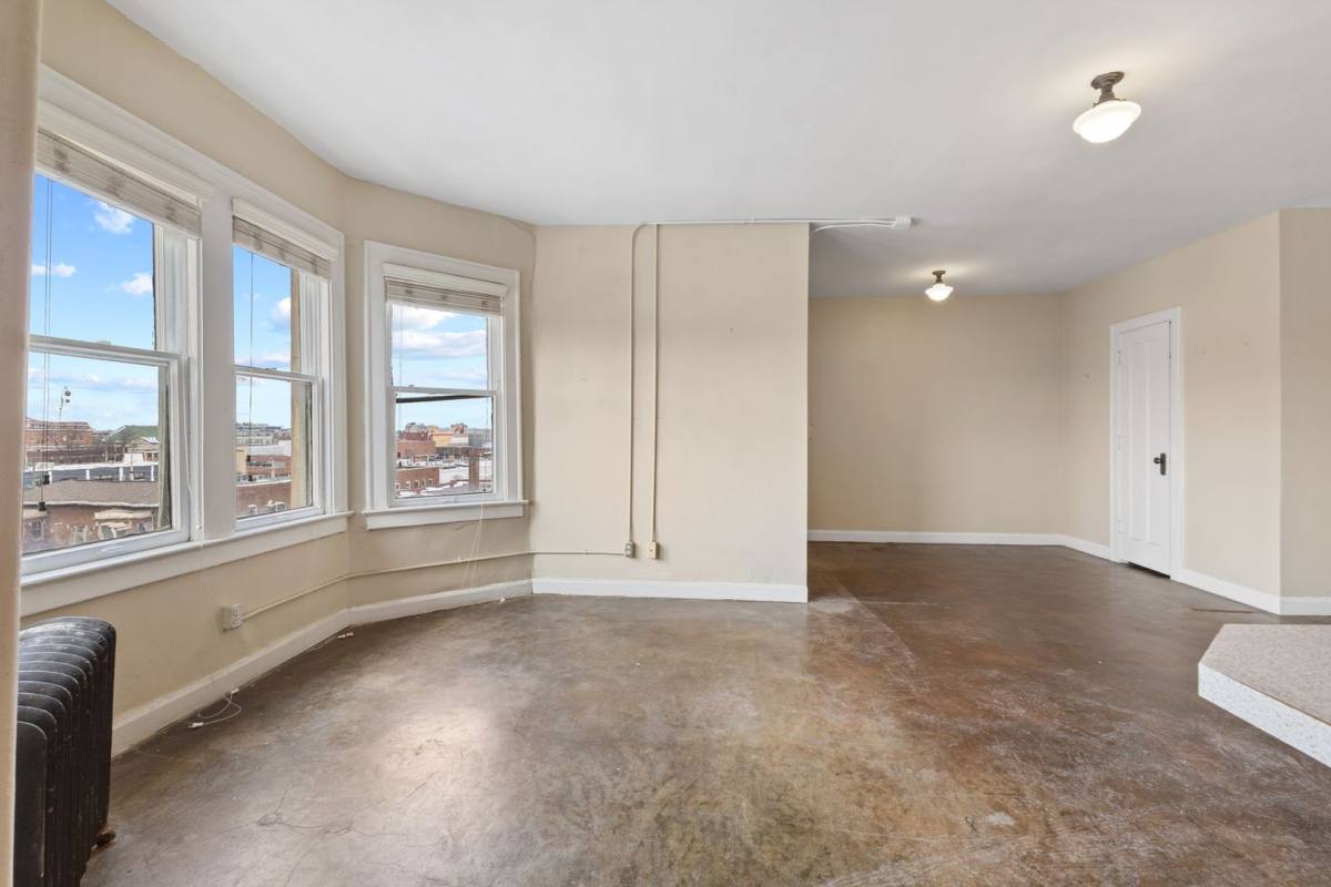 Apartment for rent at 111 E 16th St, Indianapolis, IN 46202