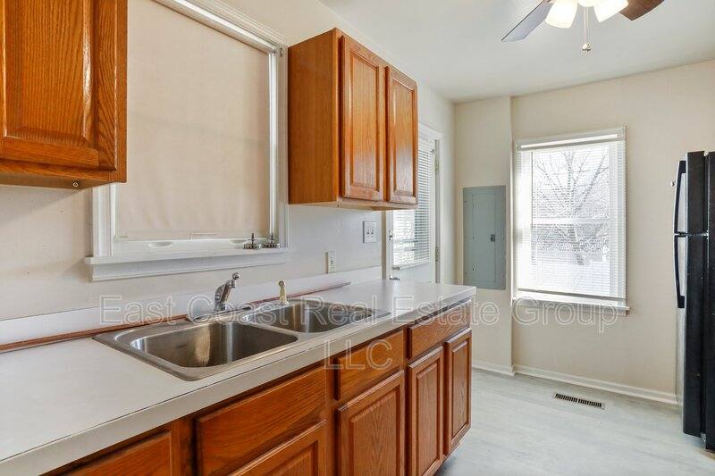 Townhouse for rent at 118 S Locust St, Hagerstown, MD 21740