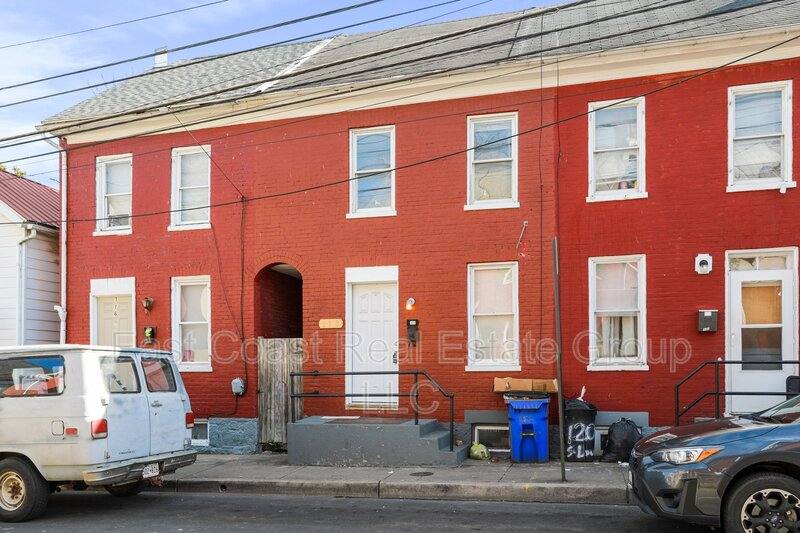 Townhouse for rent at 118 S Locust St, Hagerstown, MD 21740
