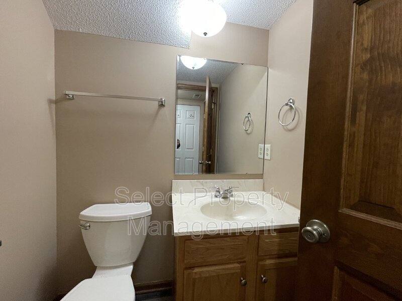 Townhouse for rent at 4904 Pinebrook Dr, Fort Wayne, IN 46804