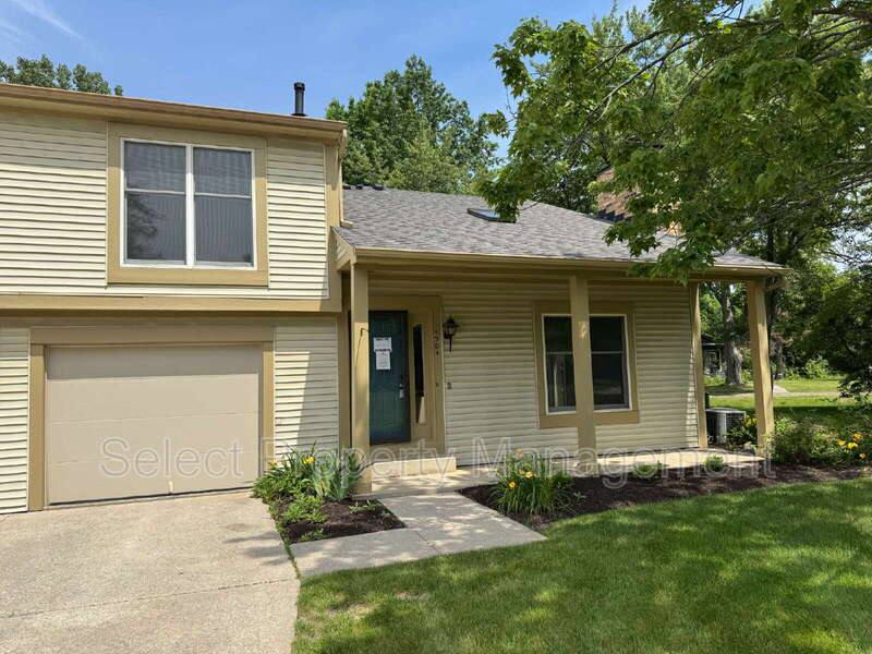 Townhouse for rent at 4904 Pinebrook Dr, Fort Wayne, IN 46804