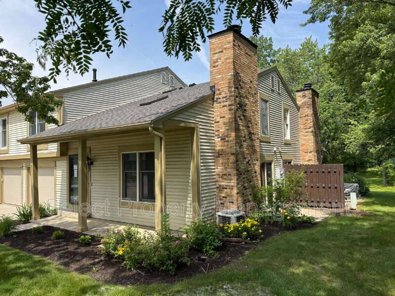 Townhouse for rent at 4904 Pinebrook Dr, Fort Wayne, IN 46804