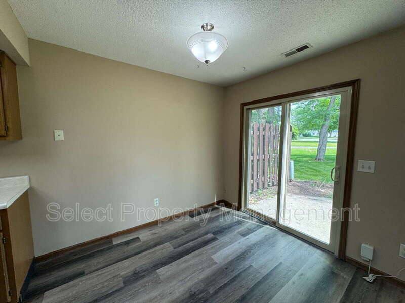 Townhouse for rent at 4904 Pinebrook Dr, Fort Wayne, IN 46804