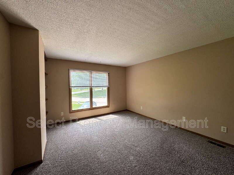 Townhouse for rent at 4904 Pinebrook Dr, Fort Wayne, IN 46804