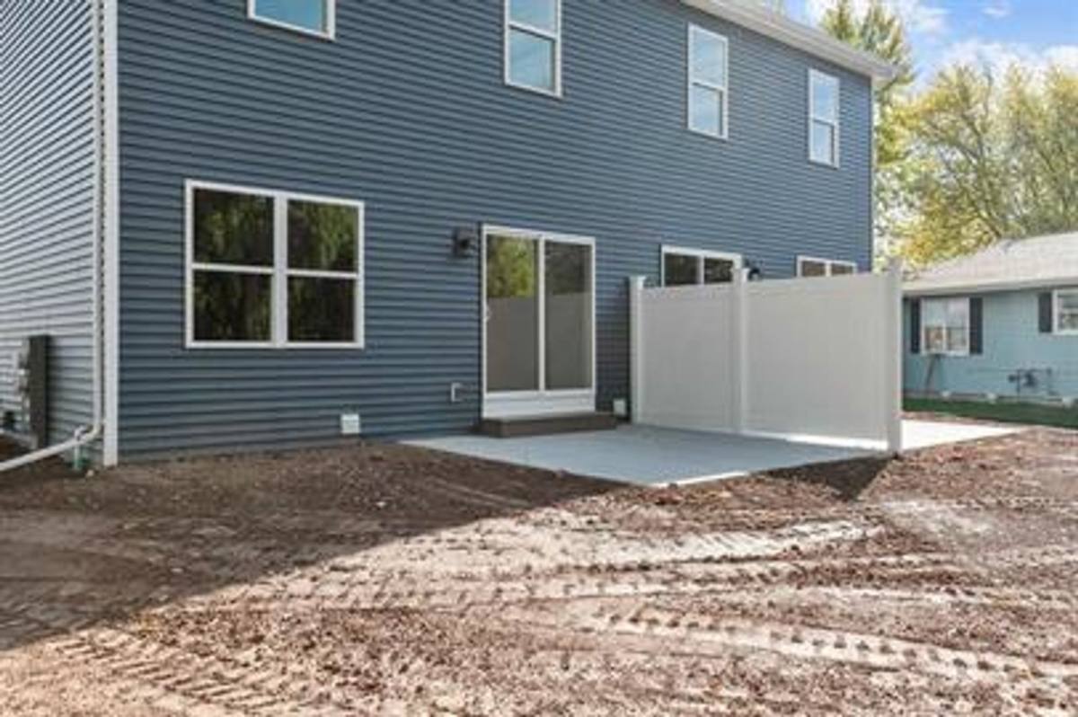 Townhouse for rent at 1459 Harrison St, Neenah, WI 54956