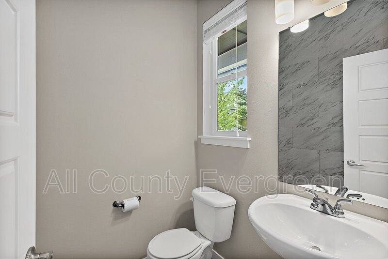 House for rent at 11913 173rd St E, Puyallup, WA 98374