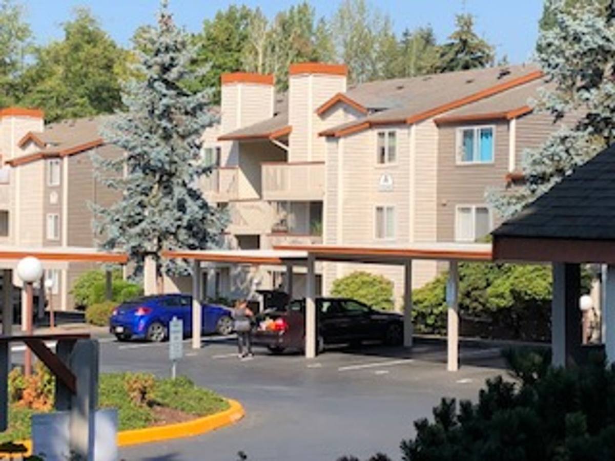 Apartment for rent at 11240 NE 132nd, Kirkland, WA 98034
