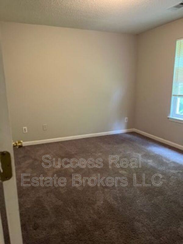 House for rent at 5335 Willow Park Blvd, Atlanta, GA 30349