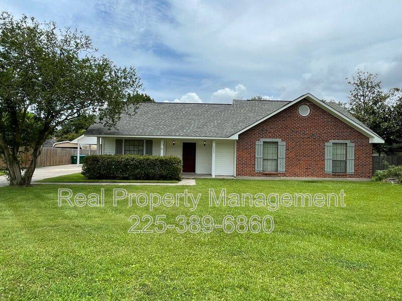 House for rent at 2422 Riverside Dr, Port Allen, LA 70767