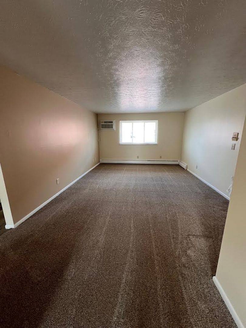 Apartment for rent at 241 Churchill Rd, Girard, OH 44420