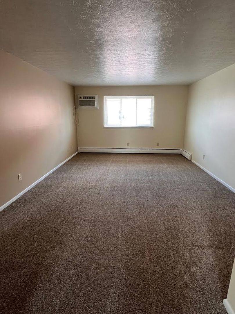 Apartment for rent at 241 Churchill Rd, Girard, OH 44420