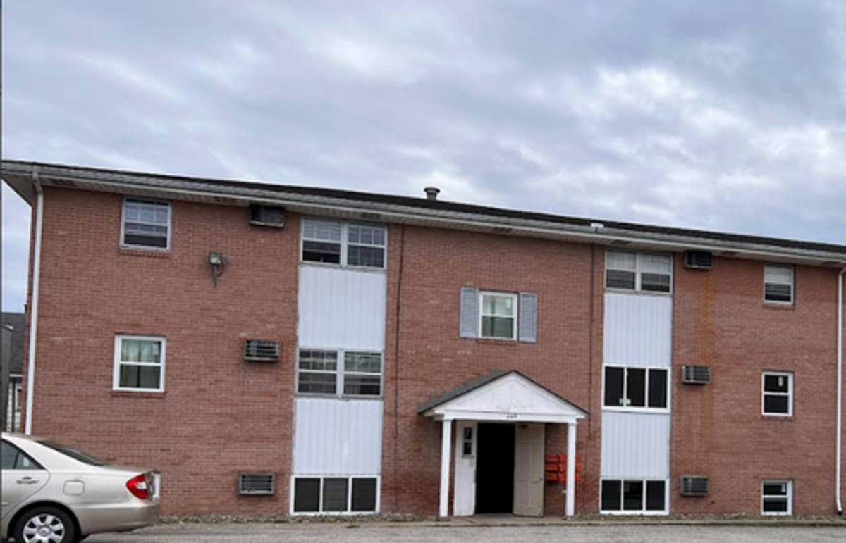 Apartment for rent at 241 Churchill Rd, Girard, OH 44420