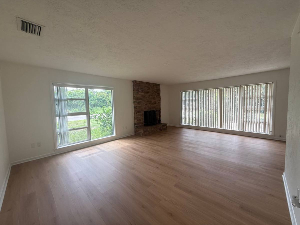 House for rent at 2588 Colorado St, Sarasota, FL 34237