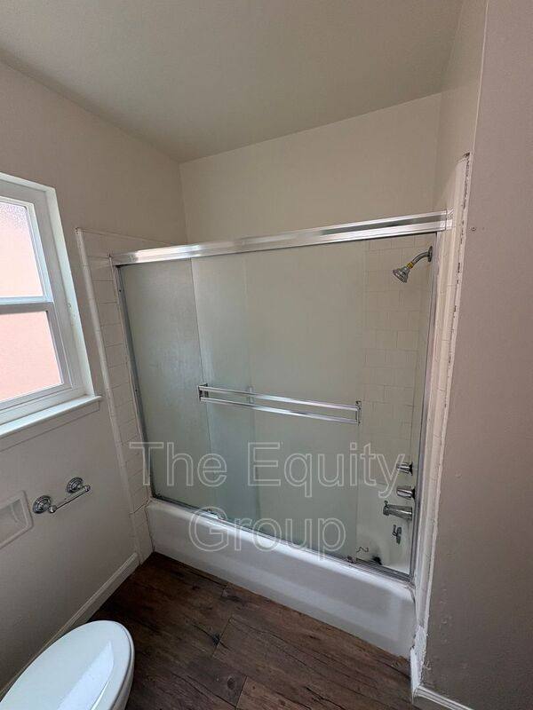 House for rent at 315 W Kaweah Ave, Visalia, CA 93277