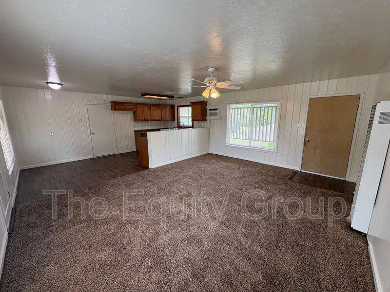 House for rent at 315 W Kaweah Ave, Visalia, CA 93277