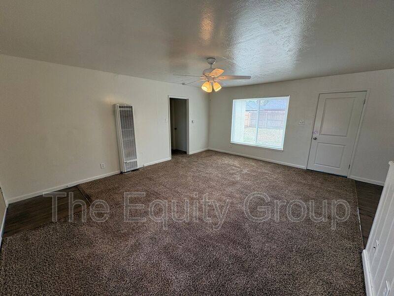 House for rent at 315 W Kaweah Ave, Visalia, CA 93277