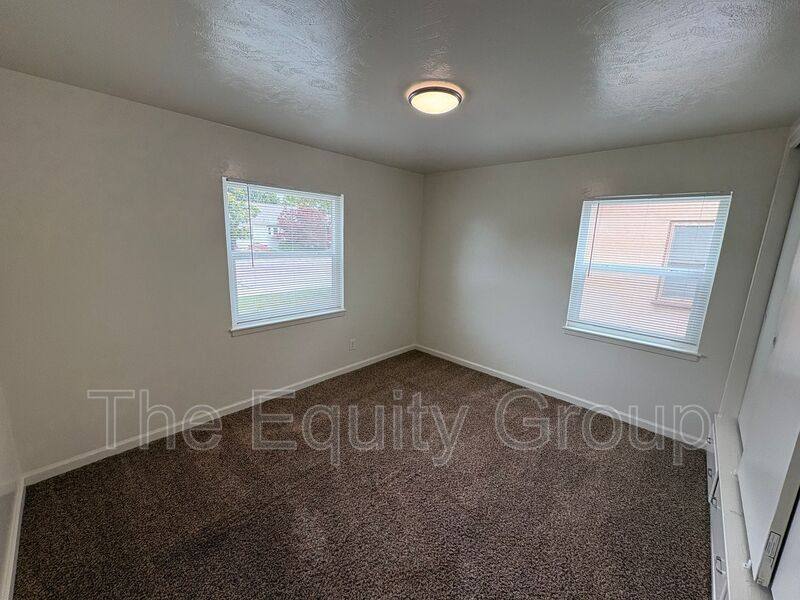 House for rent at 315 W Kaweah Ave, Visalia, CA 93277