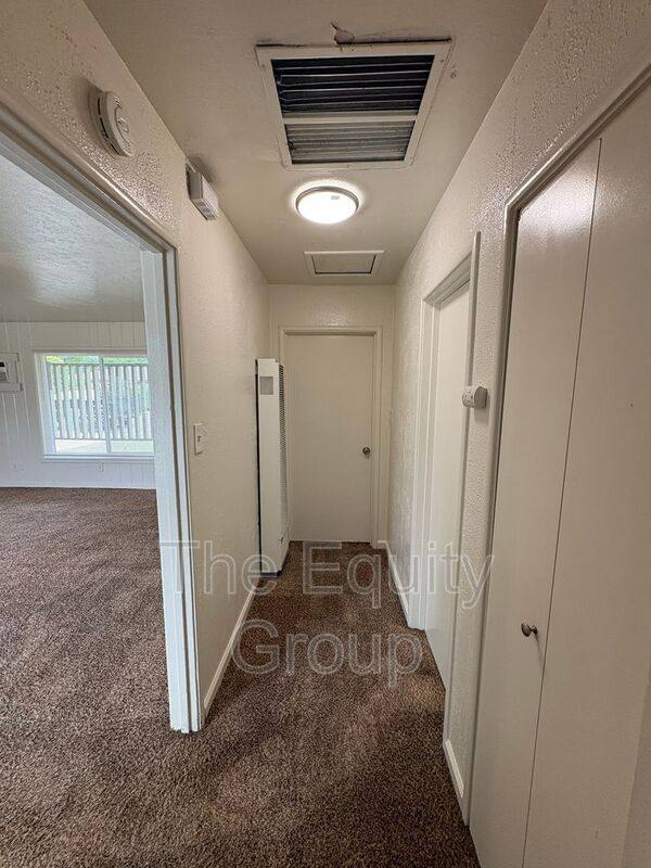 House for rent at 315 W Kaweah Ave, Visalia, CA 93277