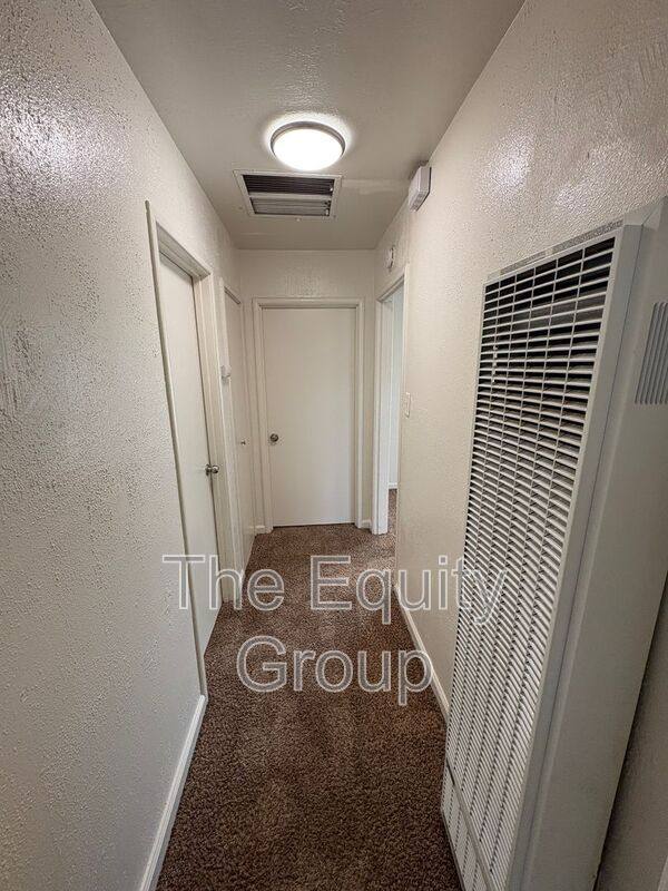 House for rent at 315 W Kaweah Ave, Visalia, CA 93277