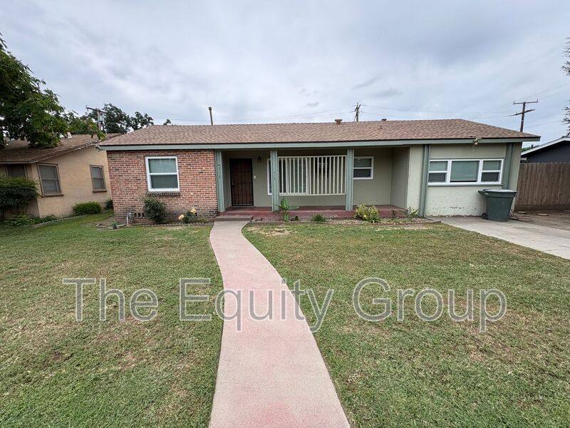 House for rent at 315 W Kaweah Ave, Visalia, CA 93277