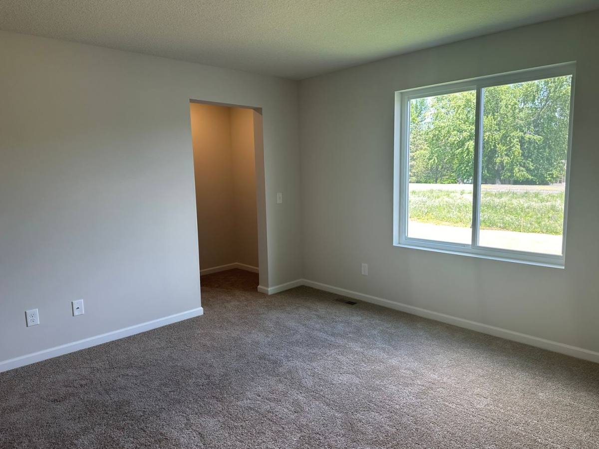 House for rent at 307 Redwood St N, Cambridge, MN 55008