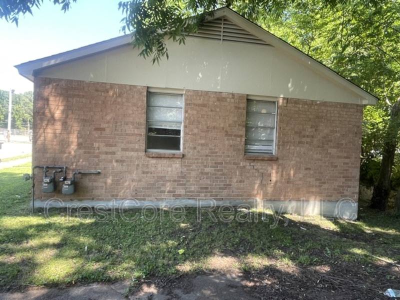 Apartment for rent at 3491 Guernsey Ave, Memphis, TN 38122