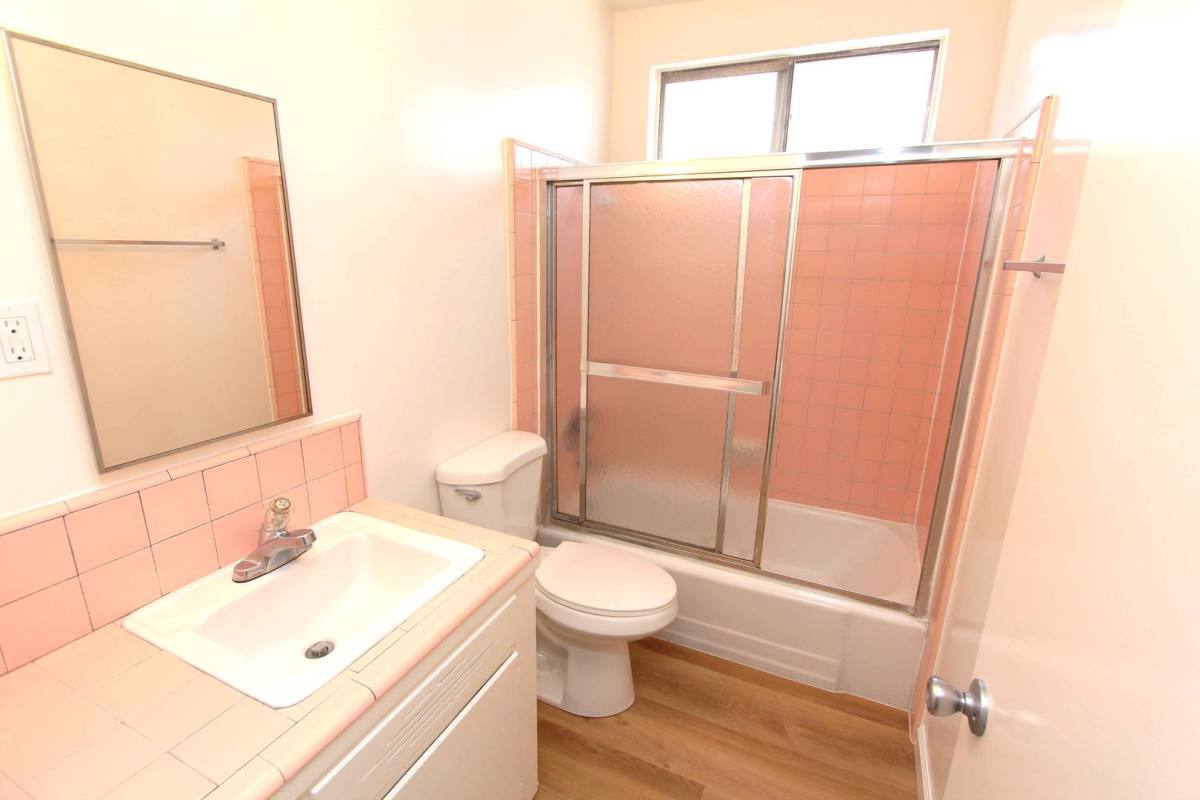 Apartment for rent at 7435 Canby Ave, Reseda, CA 91335