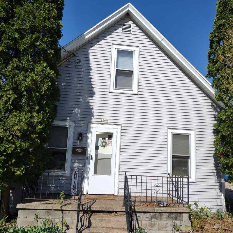 House for rent at 2009 Mount Vernon St, Oshkosh, WI 54901
