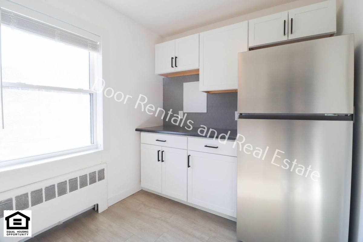 Apartment for rent at 1823 Griswold Dr, Fort Wayne, IN 46805