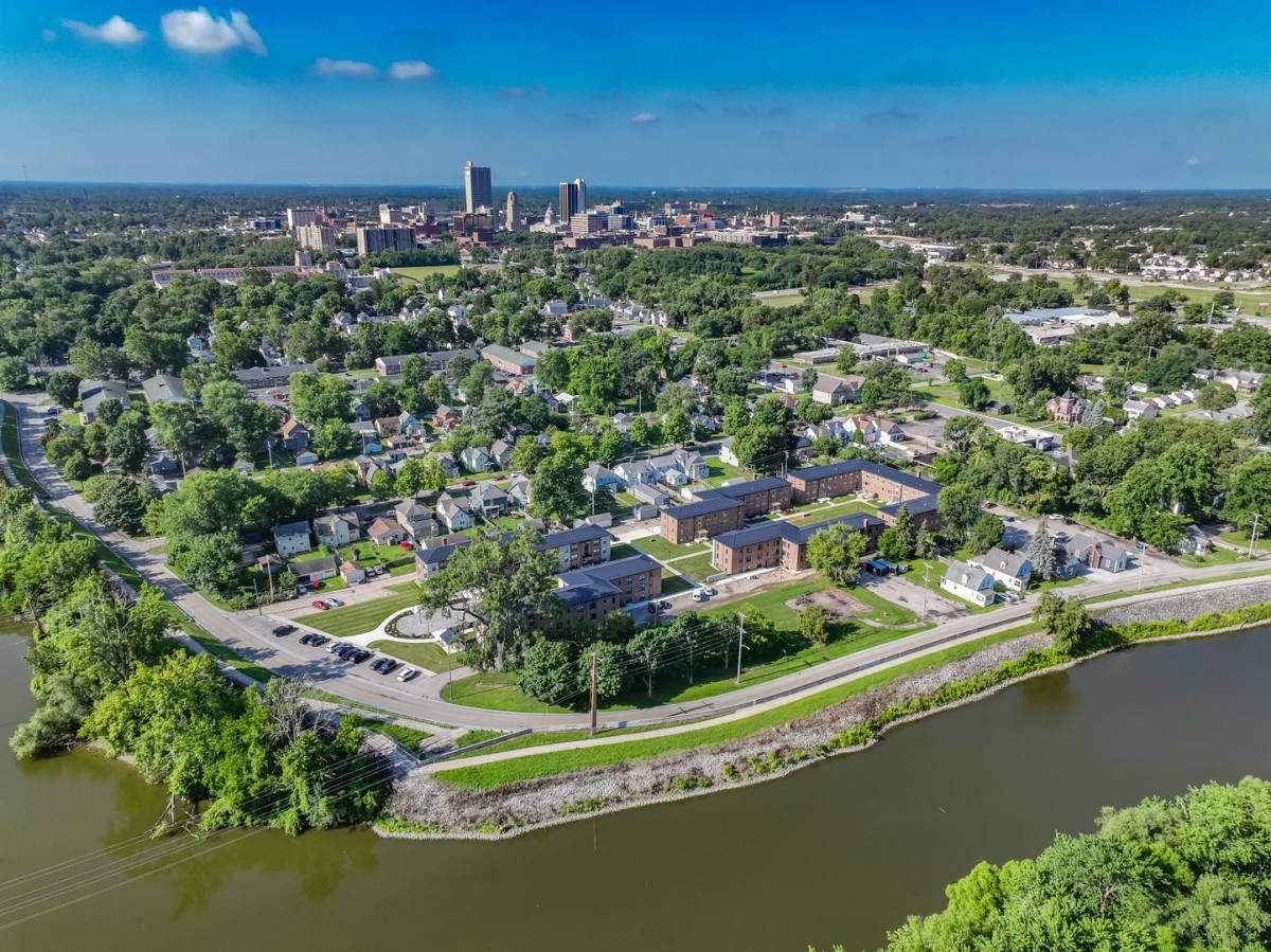 Apartment for rent at 1823 Griswold Dr, Fort Wayne, IN 46805