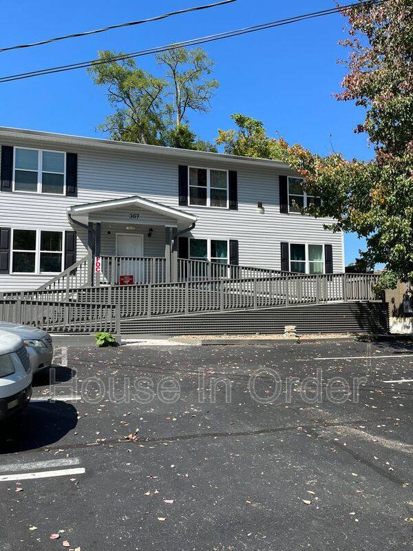 Apartment for rent at 307 8th Ave E #202, Hendersonville, NC 28792