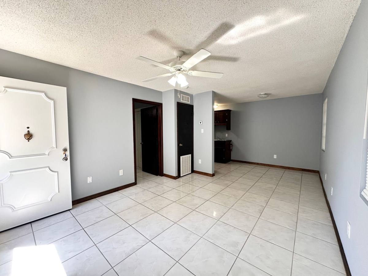Apartment for rent at 2500 W Maple Ave, McAllen, TX 78501