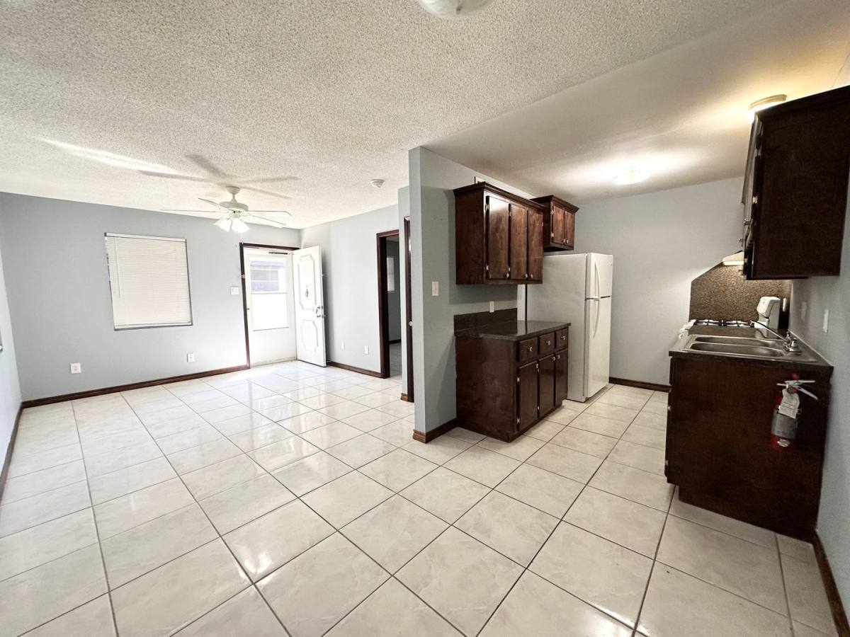 Apartment for rent at 2500 W Maple Ave, McAllen, TX 78501