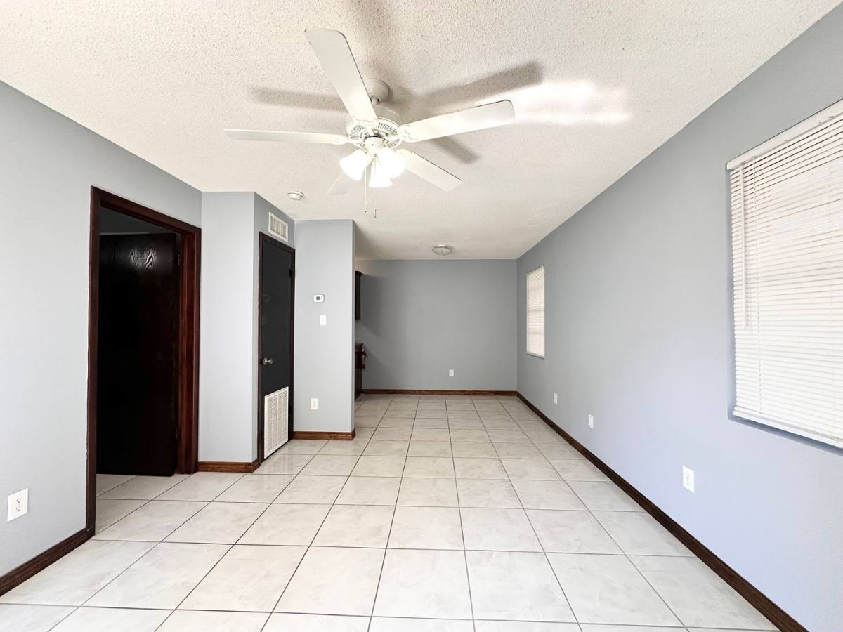 Apartment for rent at 2500 W Maple Ave, McAllen, TX 78501