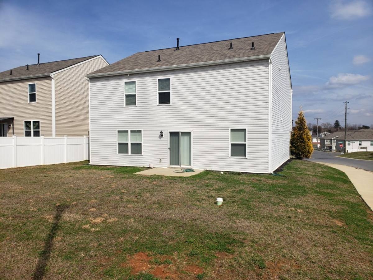 House for rent at 1104 Tay Station Rd, Kingsport, TN 37660