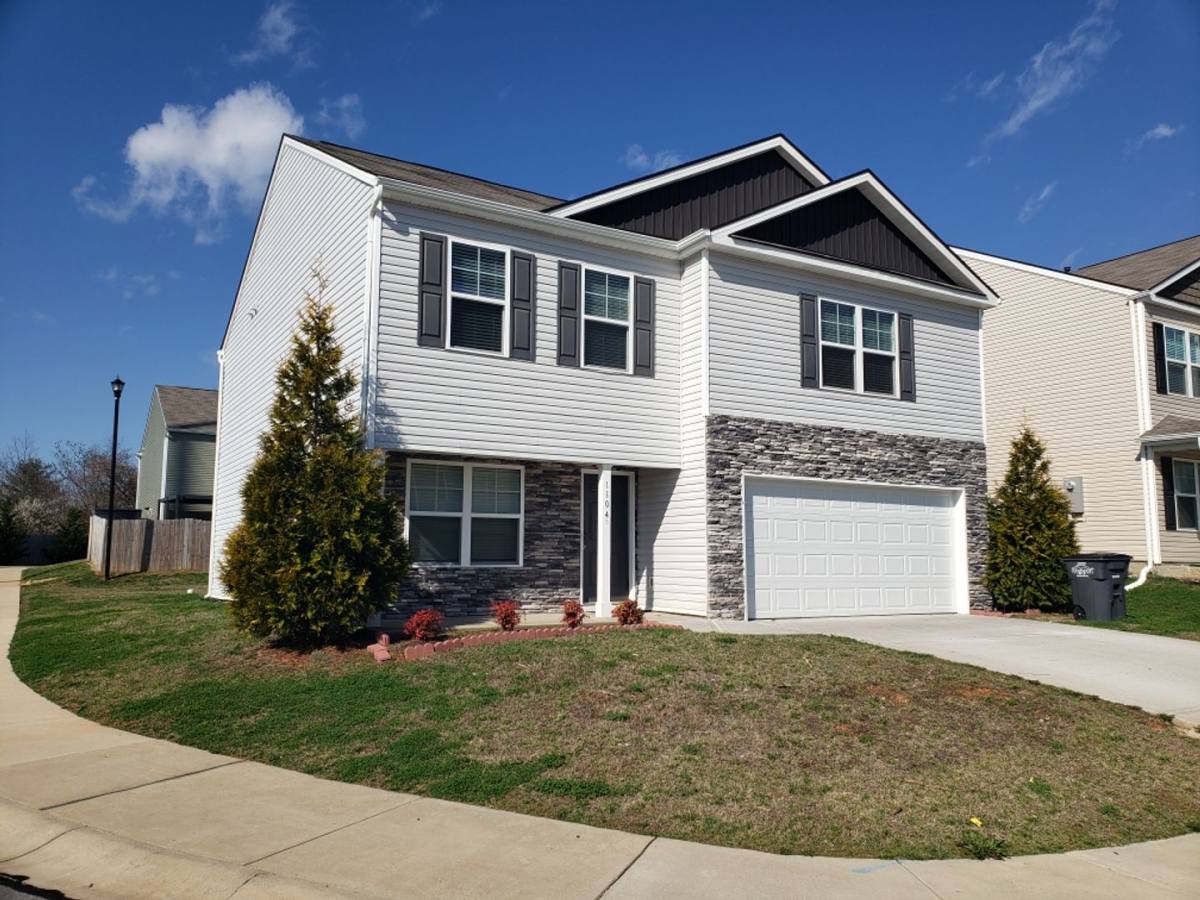House for rent at 1104 Tay Station Rd, Kingsport, TN 37660