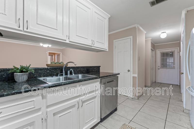 House for rent at 6225 Chattanooga Dr, Baton Rouge, LA 70817