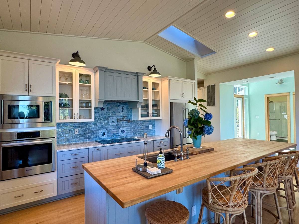 House for rent at 10555 NE Morning Lane, Bainbridge Island, WA 98110