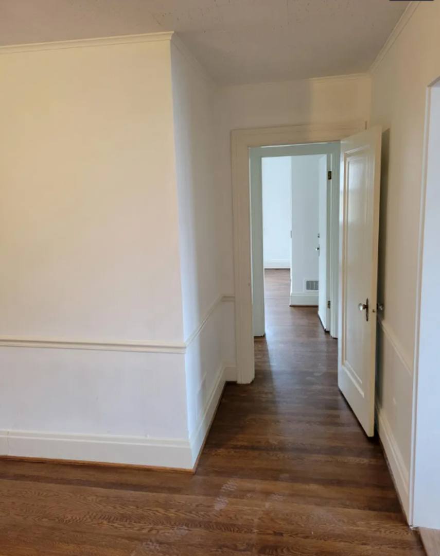Apartment for rent at 423 W Cork St, Winchester, VA 22601