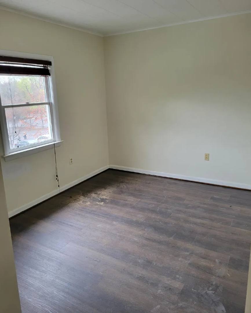 Apartment for rent at 423 W Cork St, Winchester, VA 22601