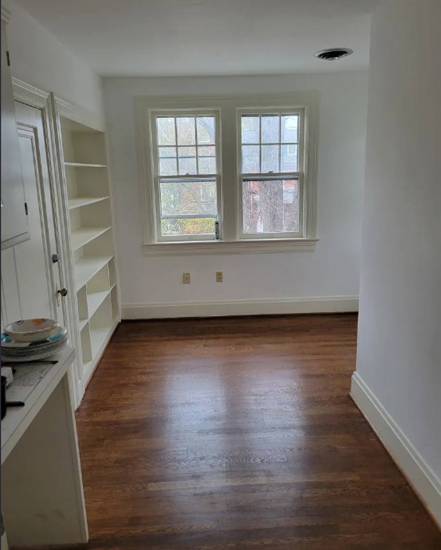 Apartment for rent at 423 W Cork St, Winchester, VA 22601
