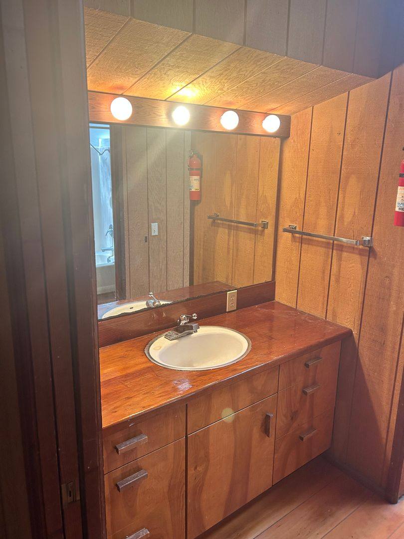 Apartment for rent at 321 E St, Cayucos, CA 93430