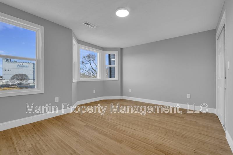 Townhouse for rent at 690 Dorchester Ave, South Boston, MA 02127