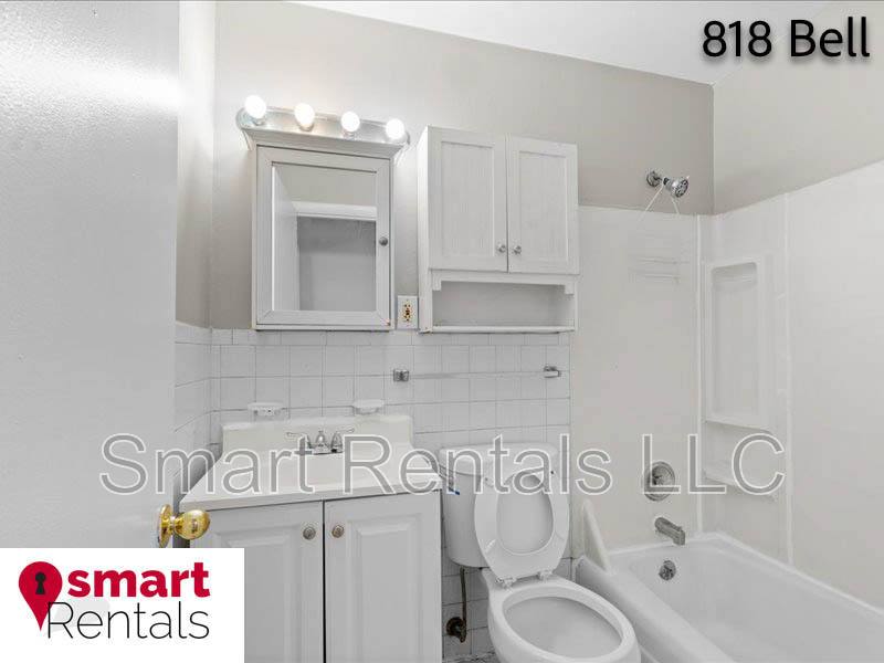 Apartment for rent at 818 Bell Ave #1, Saint Louis, MO 63119